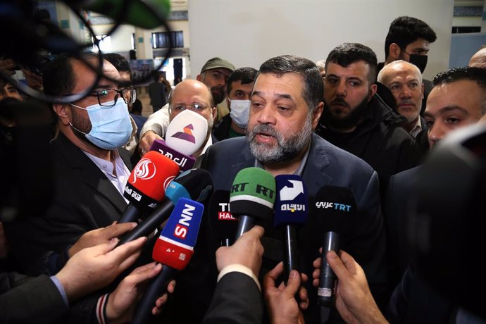 Archivo - February 18, 2024, Tehran, Iran: OSAMA HAMDAN (C) Senior Hamas official speaks to the media during the 24th Iran Media Expo in Tehran. Hamdan is a former senior representative of Hamas in Lebanon and is a member of the organization's politburo. 