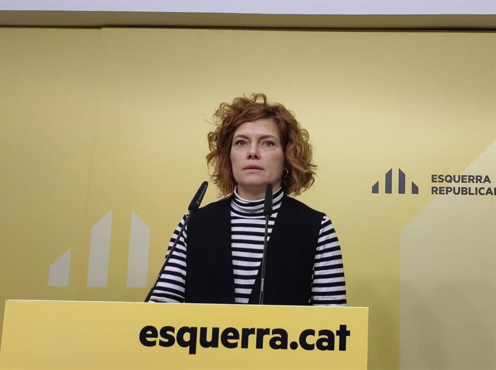 La secretaria general y portavoz de ERC, Elisenda Alamany, en rueda de prensa.