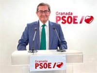 Entrena valora desde Granada el trabajo y dedicación de Espadas, que renuncia buscando "lo mejor" para el PSOE-A