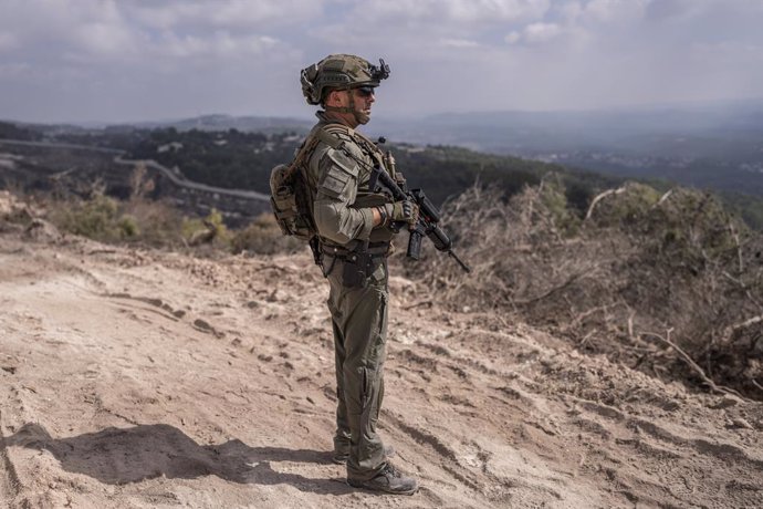 Archivo - ATTENTION: EMBARGOED FOR PUBLICATION UNTIL 13 OCTOBER 18:00 GMT!  - 13 October 2024, Lebanon, Naqoura: A photograph, taken during an embed with the Israeli Defense Forces (IDF) and reviewed by the IDF censorship office prior to publication shows