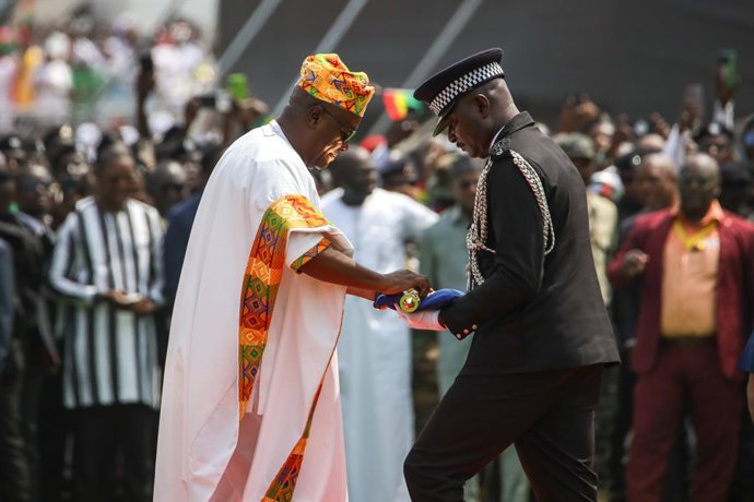 07 January 2025, Ghana, Accra: Ghanaian President John Dramani Mahama receives the State Sword after taking the oath of office, during the Presidential Inauguration ceremony at the Independence Square in Accra. Photo: Julius Mortsi/ZUMA Press Wire/dpa