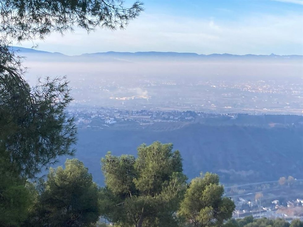 Vista de Granada que deja en evidencia la contaminación del aire en la ciudad