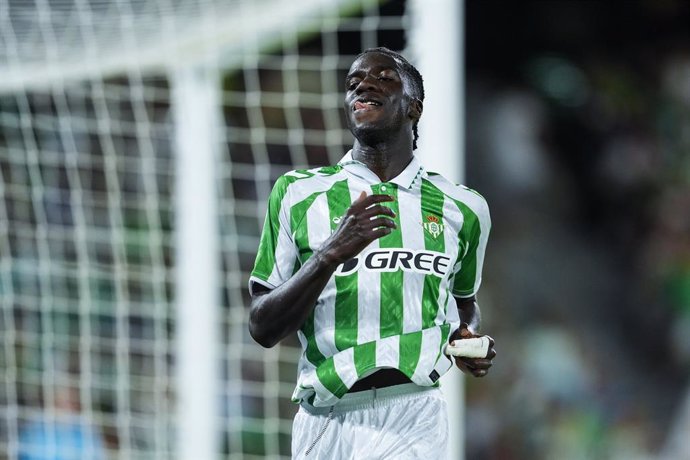 Archivo - Assane Diao of Real Betis laments during the UEFA Conference League play-off first leg, football match played between Real Betis and FC Kryvbas Kryvyi Rih at Benito Villamarin stadium on August 29, 2024, in Sevilla, Spain.