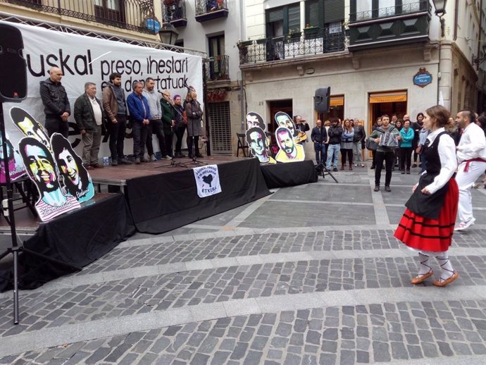 Archivo - Homenaje en Bilbao al expreso de ETA Germán Urizar