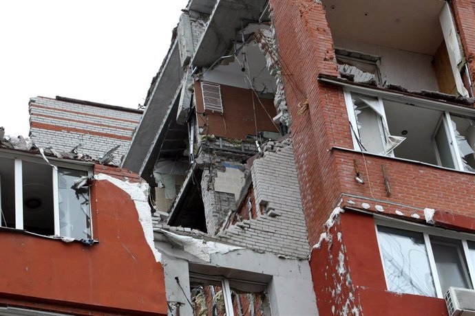 Edificio alcanzado por un ataque ruso en la ciudad ucraniana de Dnipro