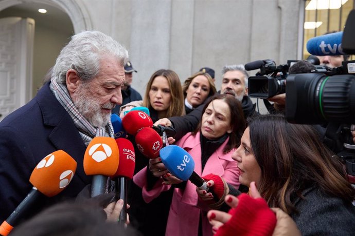 El jefe de gabinete de la presidenta de la Comunidad de Madrid, Isabel Díaz Ayuso, Miguel Ángel Rodríguez, ofrece declaraciones a los medios a su llegada a declarar al Tribunal Supremo, a 8 de enero de 2025, en Madrid (España). Miguel Ángel Rodríguez está