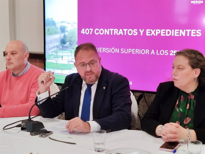 El alcalde de Mérida, Antonio Rodríguez Osuna, en la rueda de prensa de balance del 2024 y perspectivas de 2025.