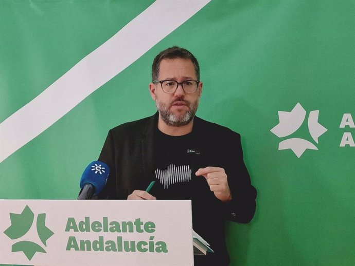 El portavoz de Adelante Andalucía, José Ignacio García, este miércoles en rueda de prensa.