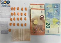 Detienen a un joven con una bolsa de tusi y 21 pastillas de éxtasis en Palma