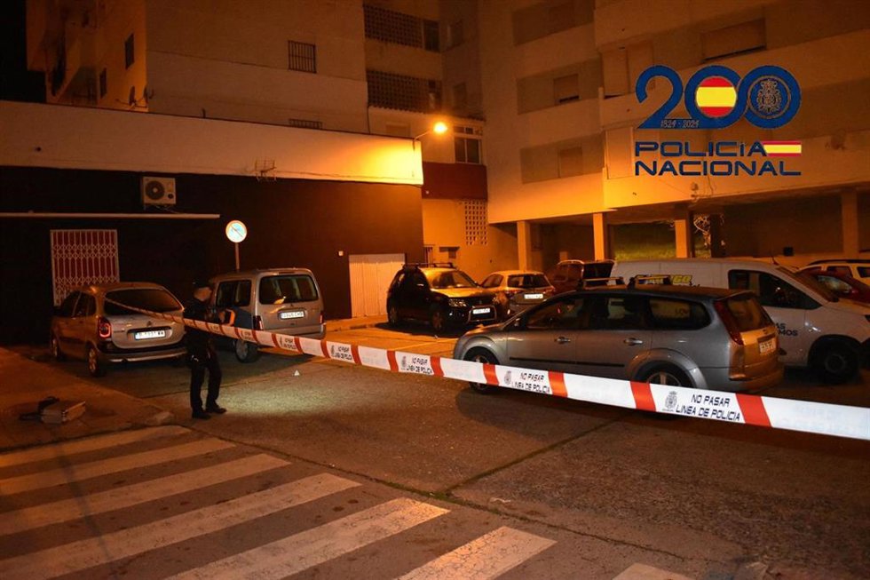 Cordón policial en la barriada del Saladillo en Algeciras tras producirse un tiroteo.