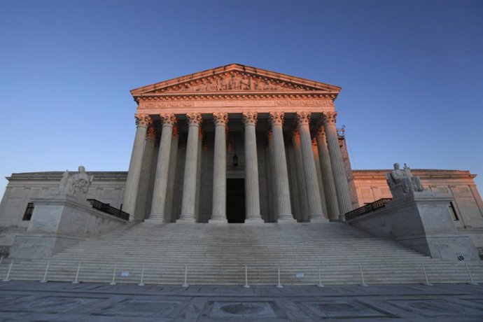 January 4, 2025, Washington, D.C, California, U.S: The setting sun shines on the U.S. Supreme Court in Washington, D.C.