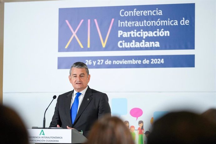 Archivo - El consejero de la Presidencia, Interior, Diálogo Social y Simplificación Administrativa, Antonio Sanz interviene en el acto de inauguración de la XIV Conferencia Interautonómica de Participación Ciudadana, en Sevilla. (Foto de archivo).