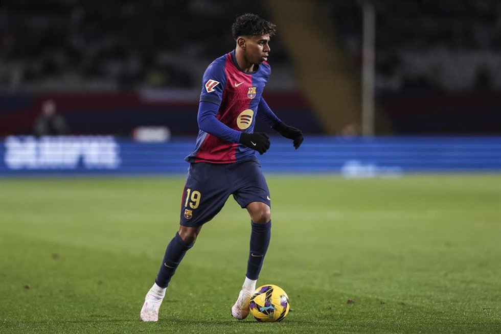 Lamine Yamal durante un partido con el FC Barcelona