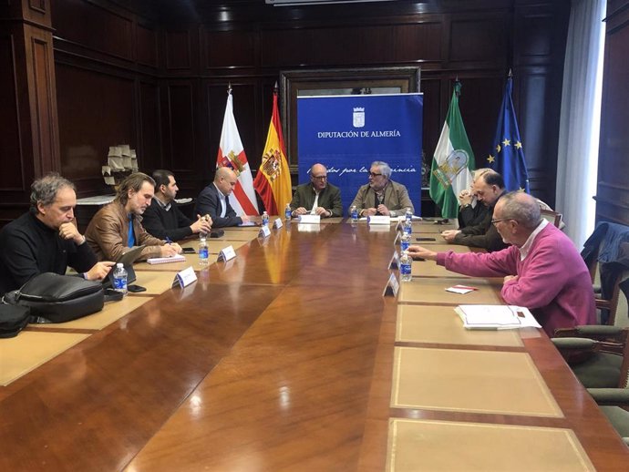 Reunión de la Mesa en Defensa del Ferrocarril de Almería con la Diputación de Almería.