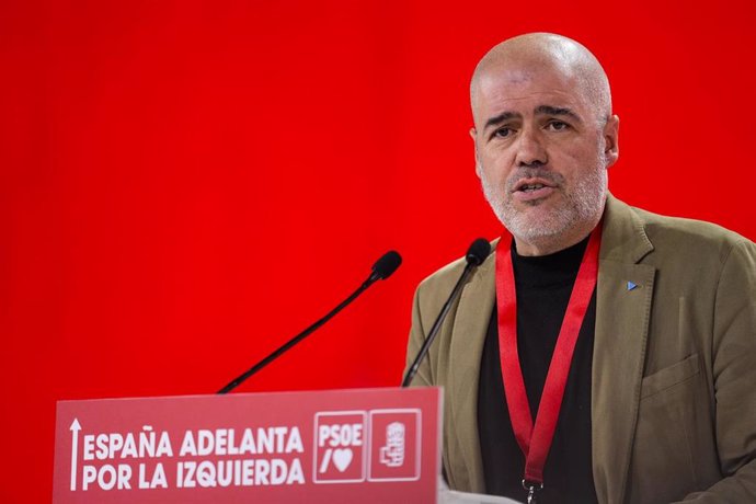 Archivo - El secretario general de CCOO, Unai Sordo, durante la inauguración del 41º Congreso Federal del PSOE en el Palacio de Congresos y Exposiciones, a 30 de noviembre de 2024 en Sevilla (Andalucía, España). El PSOE inaugura su 41 Congreso Federal en 