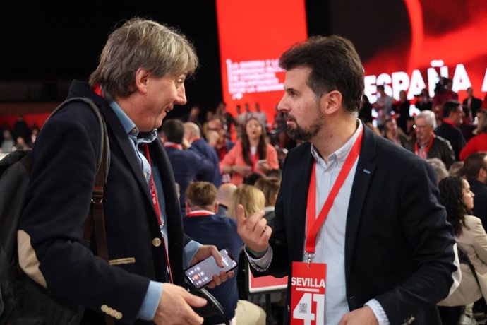 Tudanca y Martínez durante el Congreso Federal del PSOE celebrado en noviembre en Sevilla