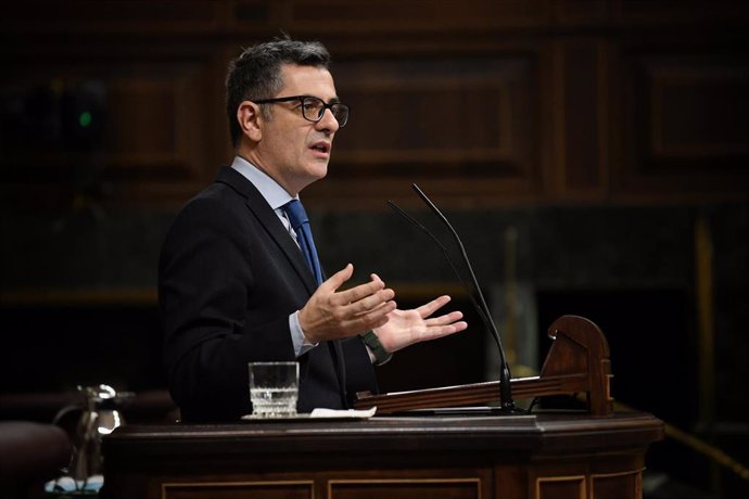 El ministro de la Presidencia, Justicia y Relaciones con las Cortes, Félix Bolaños, interviene durante un pleno en el Congreso de los Diputados, a 19 de diciembre de 2024, en Madrid (España), en una imagen de archivo