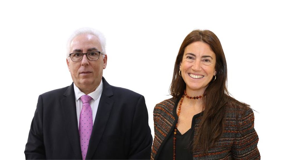 El diputado responsable del Turno de Oficio en el ICAM, Juan Manuel Mayllo y Ester Mocholí, diputada de la Junta de Gobierno responsable de formación.