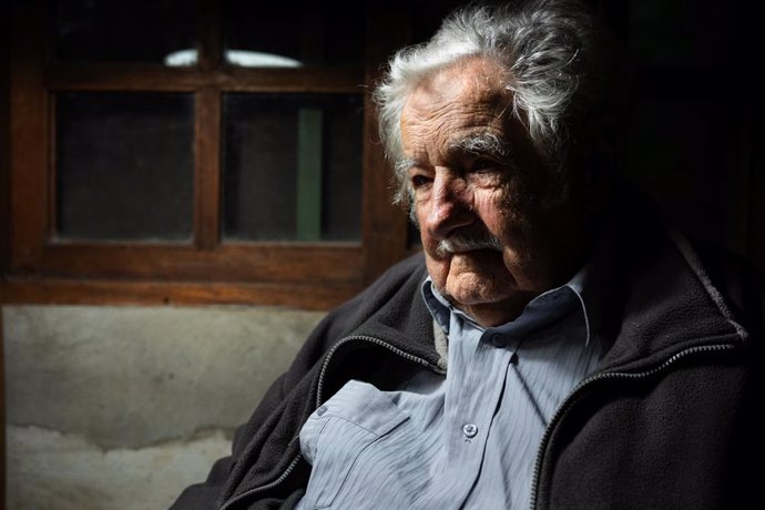 Archivo - December 21, 2023, Montevideo, Uruguay: Ex-president of Uruguay José Mujica poses at the dining room of his home in Montevideo. From a successful family, she joined the Movimiento de Liberación Nacional-Tupamaros in 1967, where she was persecute