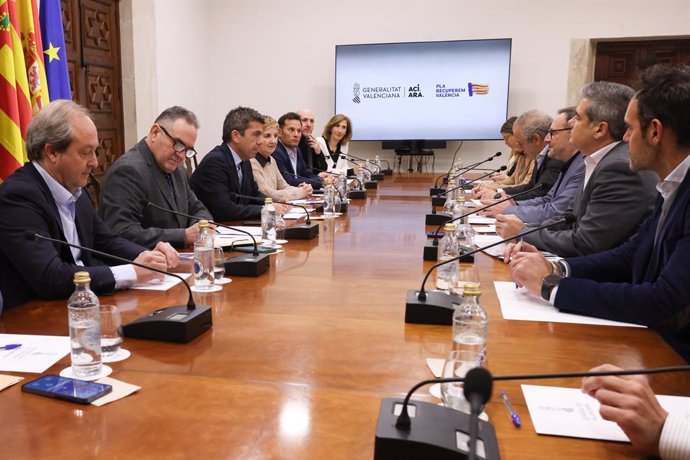 Reunió de Mazón amb el col·lectiu d'hostaleria