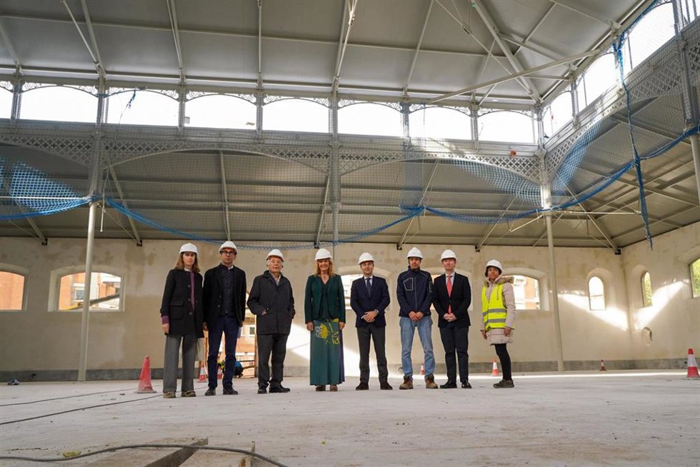 Archivo - Visita a las obras de rehabilitación del antiguo Cuartel del Paseo Santa Fe en una imagen de archivo.