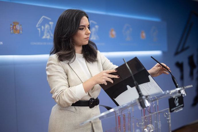 La portavoz de VOX en el Congreso, Pepa Millán, durante una rueda de prensa anterior a la Junta de Portavoces, en el Congreso de los Diputados, a 17 de diciembre de 2024, en Madrid (España).