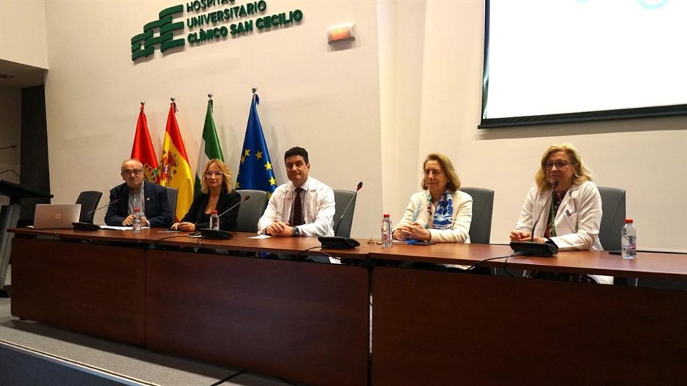 Acto de presentación de la Cátedra de Investigación en Cuidados Enfermeros Especializados y Resultados en Salud (CEERS).