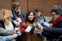 Ayuso apuesta por financiación estable para universidades, con incentivos por objetivos y dejar fuera la "ideología"