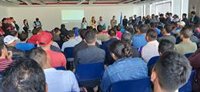 Las organizaciones agrarias seleccionan trabajadores de países latinoamericanos para la campaña fresera de Huelva