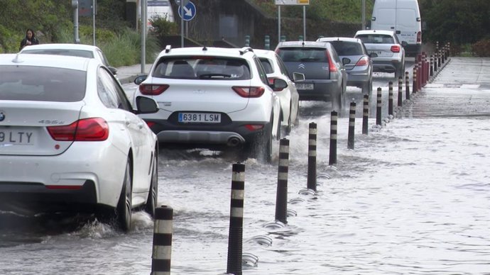 Las incidencias por el temporal en Galicia aumentan a más de 200: inundaciones, rescates y corte de tren A Coruña-Ferrol