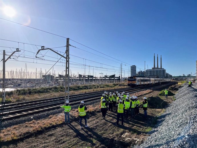 Desvío ferroviario provisional que permitirá garantizar la circulación de trenes durante la construcción del viaducto ferroviario