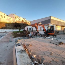 Obras en la piscina de Zufre (Huelva).