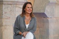 La escritora María Dueñas recibe este viernes el título de Hija Adoptiva de Cartagena