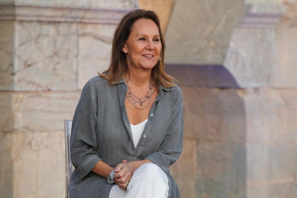 La escritora María Dueñas