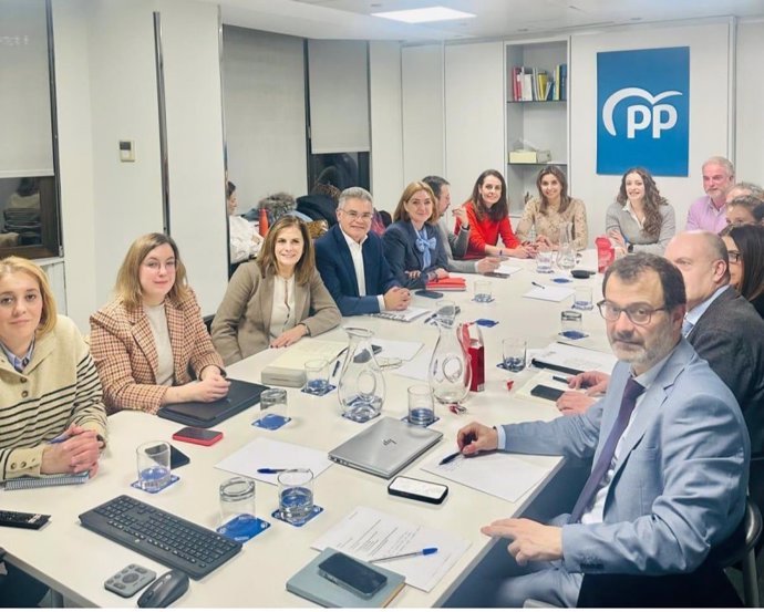 La sotssecretària de Sanitat i Educació del PP, Ester Muñoz, s'ha reunit amb secretaris generals, viceconsellers i directors generals d'Educació de les comunitats governades pel PP