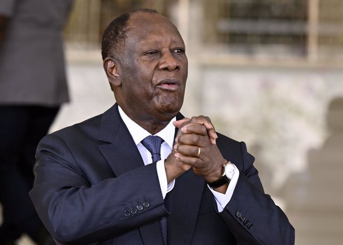 Archivo - Ivory Coast President Alassane Ouattara pictured at a diplomatic meeting at the Presidential Residence in Abidjan, during a royal working visit to Ivory Coast, Monday 04 March 2024. The Queen is visiting Ivory Coast in her capacity as ambassador