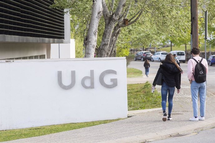 Entrada al campus de la UdG 