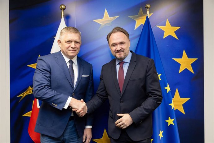 El primer ministro de Eslovaquia, Robert Fico, se reúne en Bruselas con el comisario de Energía europeo, Dan Jorgensen