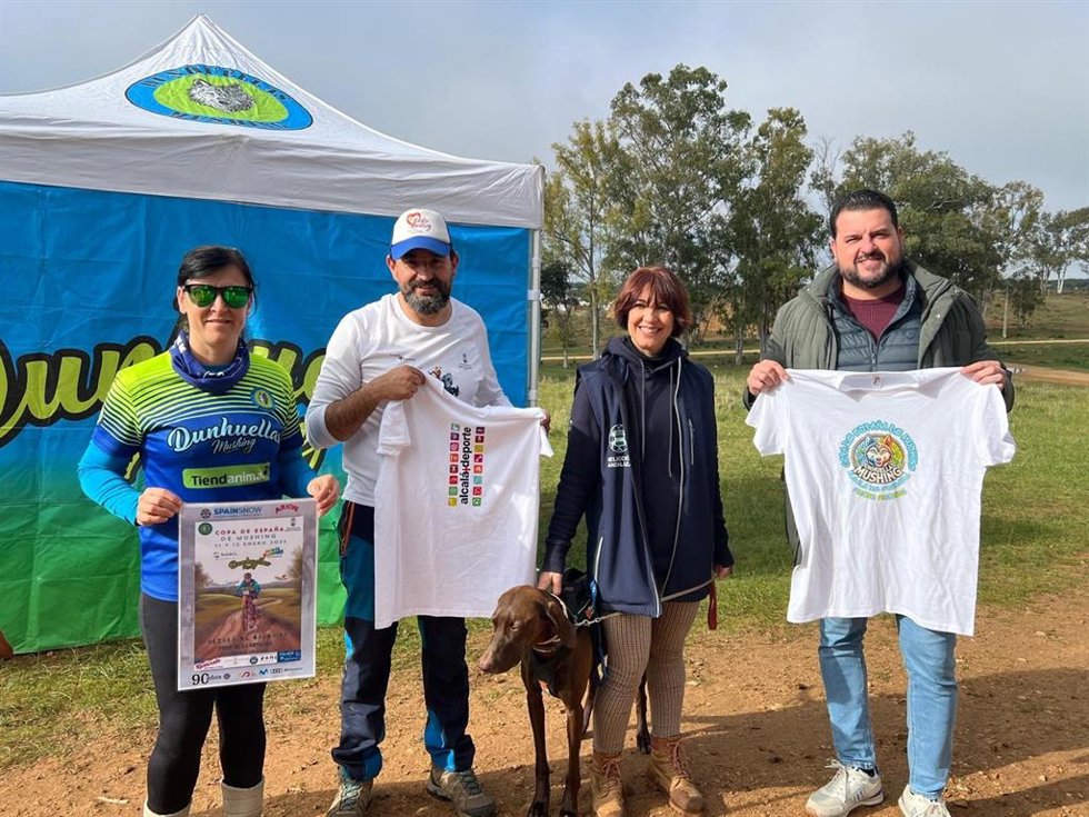 Presentación de la Copa Andalucía de 'Mushing', en la que participan 300 deportistas con sus perros.