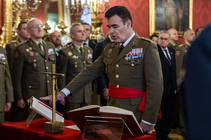 El general Raimundo Rodríguez Roca asume la jefatura del Mando de Apoyo Logístico (MALE) del Ejército de Tierra.