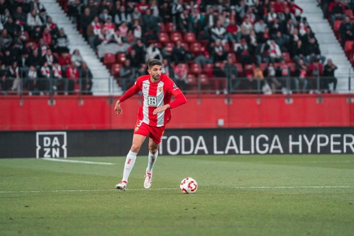 El jugador de la UD Almería Edgar durante un partido de Copa del Rey.