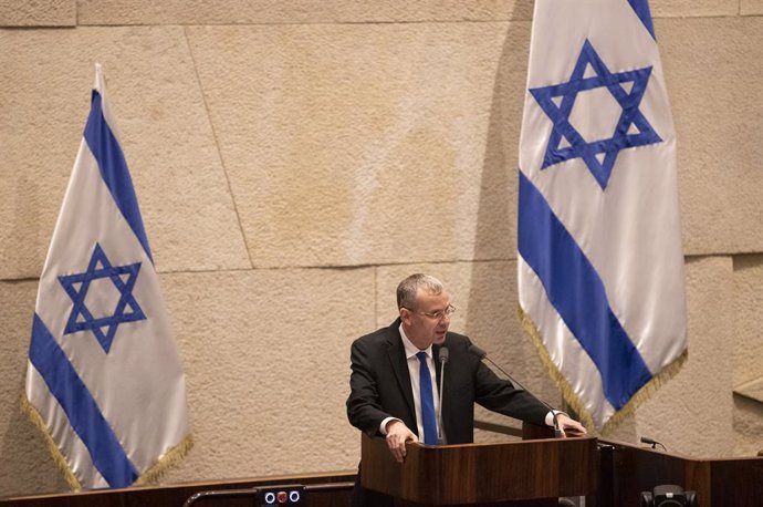 Archivo - JERUSALEM, July 24, 2023  -- Israeli Justice Minister Yariv Levin speaks in the Knesset, the Israeli parliament, in Jerusalem, July 24, 2023.   Israeli lawmakers passed on Monday a key bill of Prime Minister Benjamin Netanyahu's contentious plan