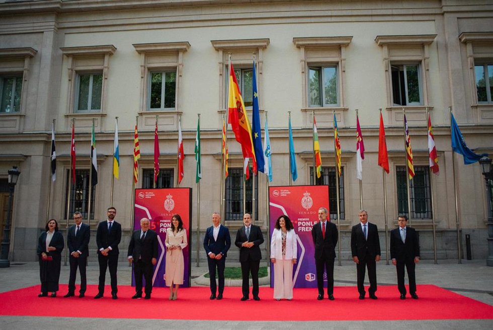Archivo - Foto de familia de los asistentes a la entrega de los Premios 'Ponle freno', en el Senado, a 20 de abril de 2023, en Madrid (España). 