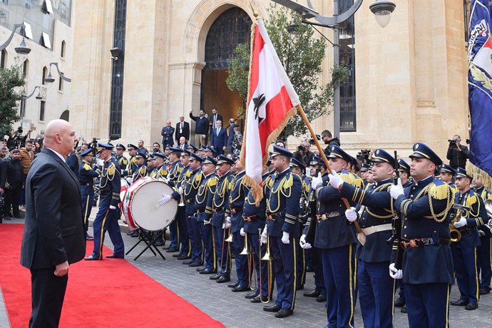 HANDOUT - 09 January 2025, Lebanon, Beirut: Lebanon's newly-elected President Joseph Aoun reviews the honor guard in front of the Lebanese Parliament. Lebanon has been without a president since Michel Aoun left office in October 2022. Photo: -/Lebanese Pa