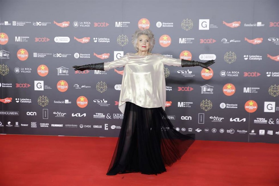 Archivo - Marisa Paredes posa durante el photocall de los XVI Premis Gaudí de cine 