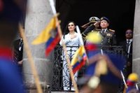 La exvicepresidenta de Ecuador acusa a Noboa de "romper el orden constitucional" y perpetrar un golpe de Estado