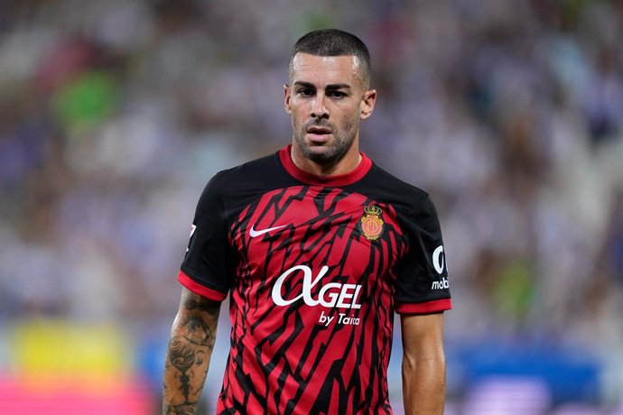 Archivo - Dani Rodriguez of RCD Mallorca looks on during the Spanish League, LaLiga EA Sports, football match played between CD Leganes and RCD Mallorca at Butarque stadium on August 31, 2024, in Leganes, Madrid, Spain.