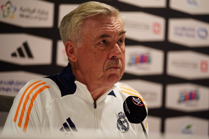 08 January 2025, Saudi Arabia, Jeddah: Real Madrid's coach Carlo Ancelotti listens to questions during a press conference ahead of the Spanish Super Cup semi-final soccer match between Real Madrid and RCD Mallorca at King Abdullah Sports City. Photo: Isma