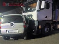 Dos fallecidos en un accidente entre dos turismos y un camión en Añézcar