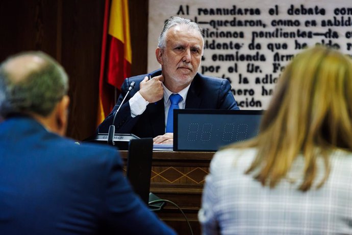 Archivo - El ministro de Política Territorial y Memoria Democrática, Ángel Víctor Torres, comparece en la Comisión de Investigación por el ‘caso Koldo’, en el Senado, a 28 de noviembre de 2024, en Madrid (España). Ángel Víctor Torres, ha comparecido en la